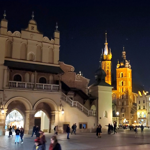 Welcome To My Closet - Picture 15 of 16